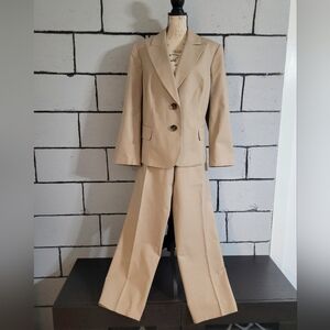 3/$50 SALE! Jones Studio Tan Two-Piece Suit Set Sz 18 W